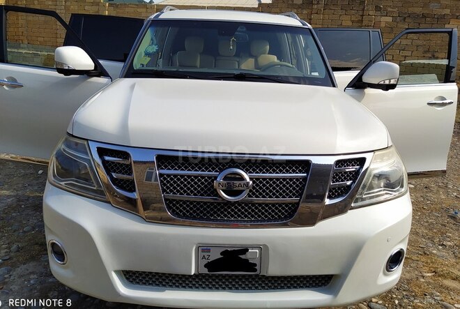Nissan Patrol 2010, 182,000 km - 5.6 l - Bakı