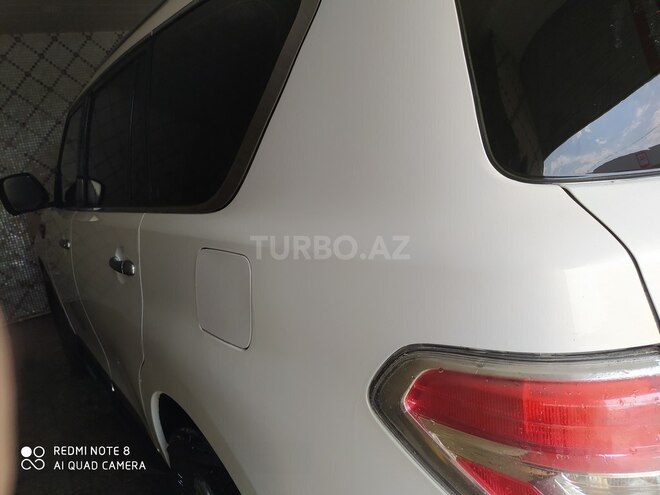 Nissan Patrol 2010, 182,000 km - 5.6 l - Bakı