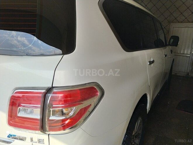 Nissan Patrol 2010, 182,000 km - 5.6 l - Bakı