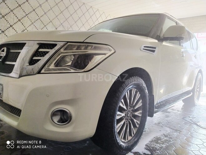 Nissan Patrol 2010, 182,000 km - 5.6 l - Bakı