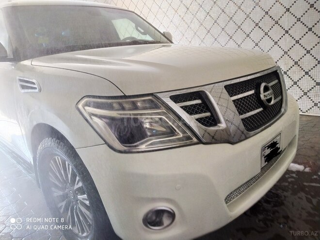 Nissan Patrol 2010, 182,000 km - 5.6 l - Bakı