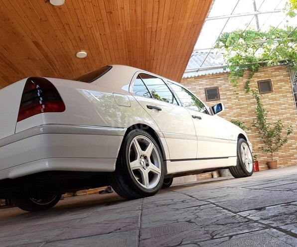 Mercedes C 240 2000, 199,856 km - 2.4 l - Bakı
