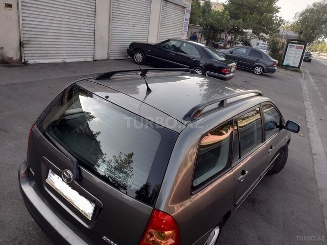Toyota Corolla 2005, 248,000 km - 1.4 l - Bakı
