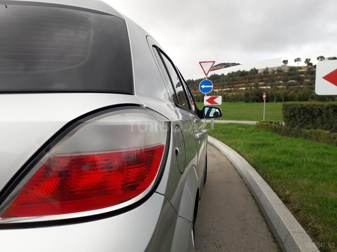 Opel Astra 2006, 200,000 km - 1.3 l - Bakı