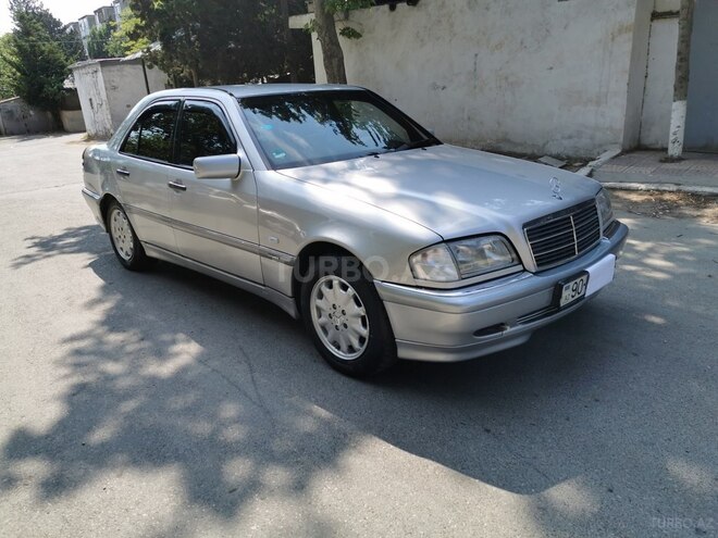 Mercedes C 220 1999, 300,000 km - 2.2 l - Bakı