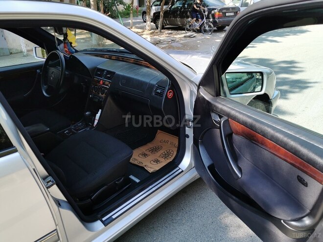 Mercedes C 220 1999, 300,000 km - 2.2 l - Bakı