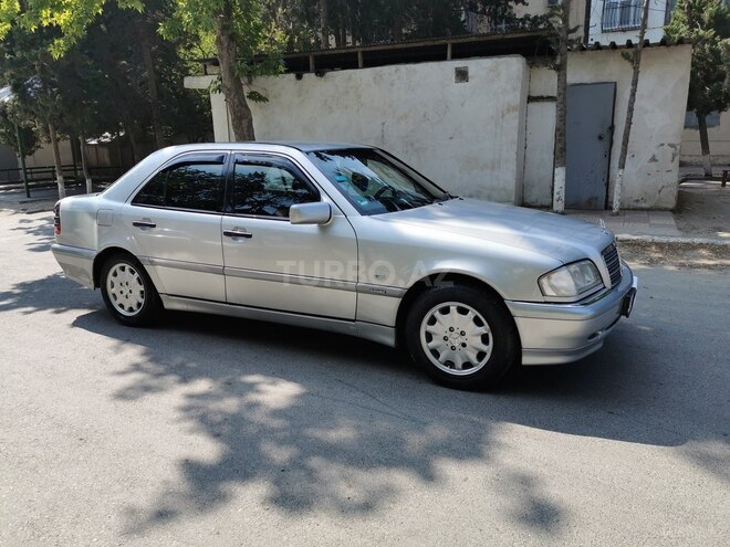 Mercedes C 220 1999, 300,000 km - 2.2 l - Bakı
