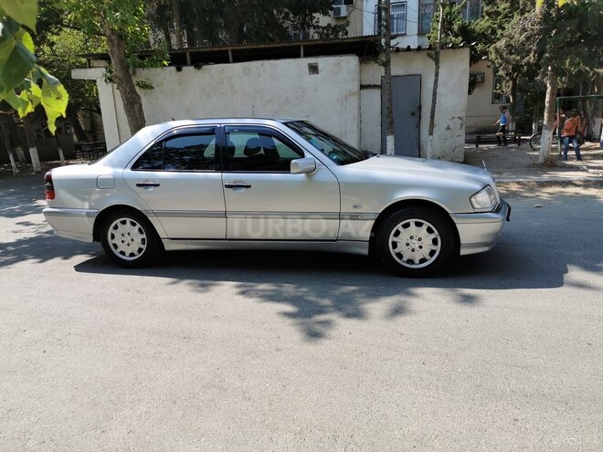 Mercedes C 220 1999, 300,000 km - 2.2 l - Bakı