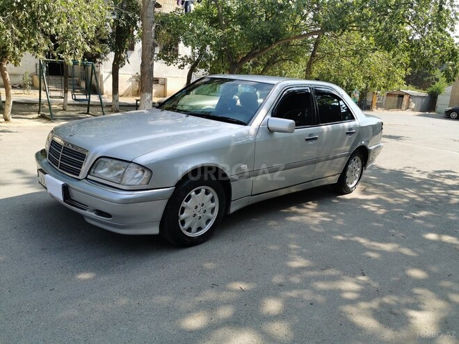 Mercedes C 220 1999, 300,000 km - 2.2 l - Bakı