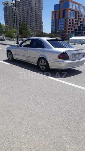 Mercedes E 220 2004, 305,000 km - 2.2 l - Bakı