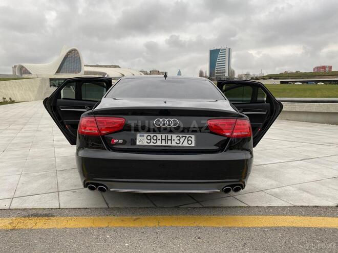 Audi S8 2012, 118,000 km - 4.0 l - Bakı
