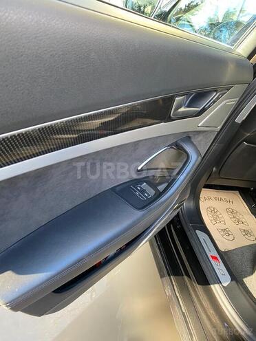 Audi S8 2012, 118,000 km - 4.0 l - Bakı