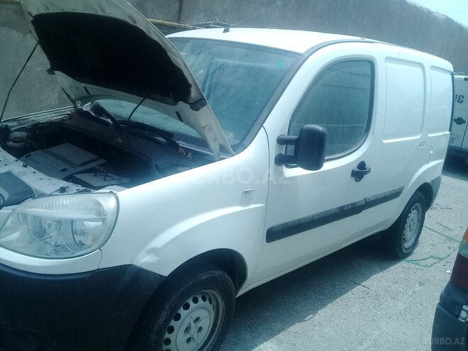 Fiat Doblo 2014, 185,000 km - 1.3 l - Bakı