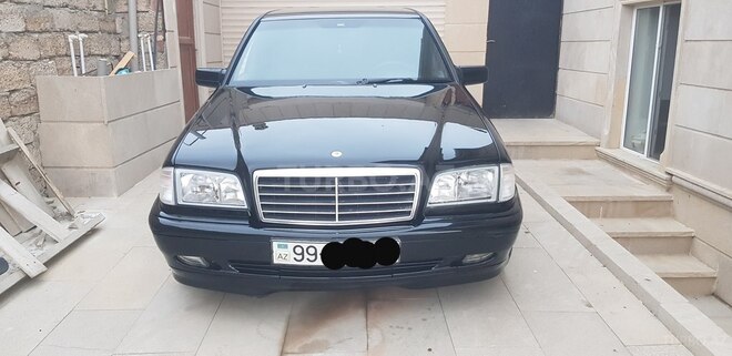 Mercedes C 220 2000, 339,000 km - 2.2 l - Bakı