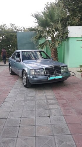 Mercedes E 250 1990, 336,794 km - 2.5 l - Bərdə