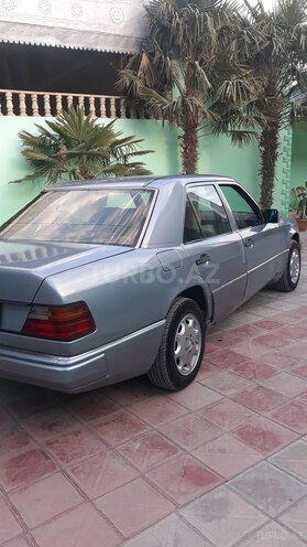 Mercedes E 250 1990, 336,794 km - 2.5 l - Bərdə
