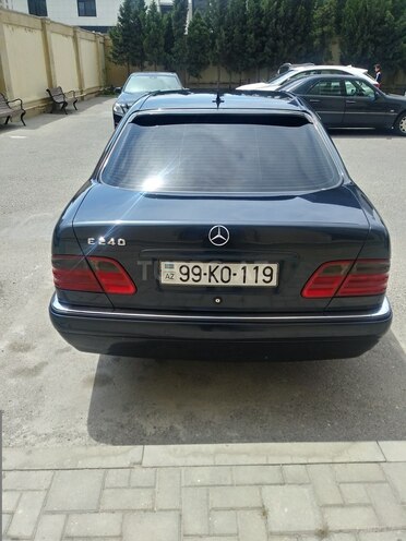 Mercedes E 240 1998, 321,500 km - 2.4 l - Bakı