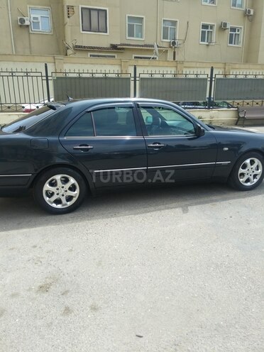 Mercedes E 240 1998, 321,500 km - 2.4 l - Bakı