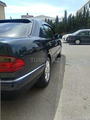 Mercedes E 240 1998, 321,500 km - 2.4 l - Bakı