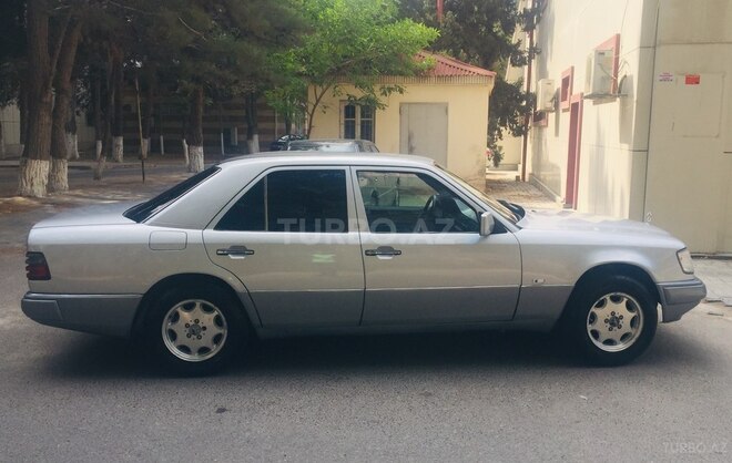 Mercedes E 250 1991, 350,000 km - 2.5 l - Sumqayıt