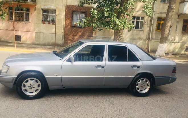 Mercedes E 250 1991, 350,000 km - 2.5 l - Sumqayıt