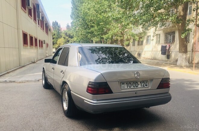 Mercedes E 250 1991, 350,000 km - 2.5 l - Sumqayıt