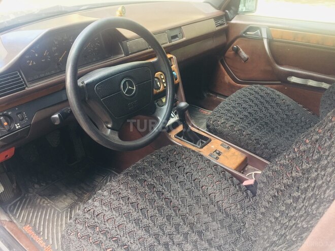 Mercedes E 250 1991, 350,000 km - 2.5 l - Sumqayıt