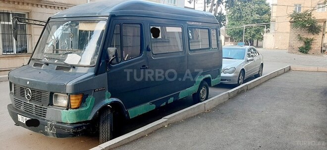 Mercedes 208 D 1993, 228,000 km - 2.5 l - Gəncə