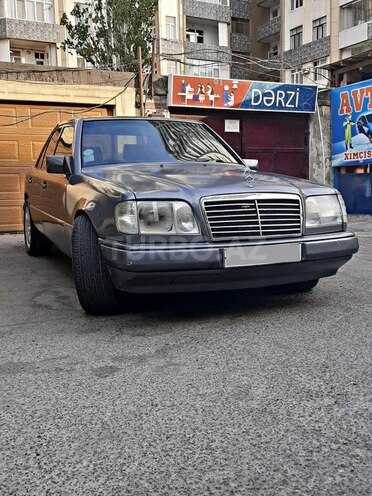 Mercedes E 220 1995, 350,000 km - 2.2 l - Bakı