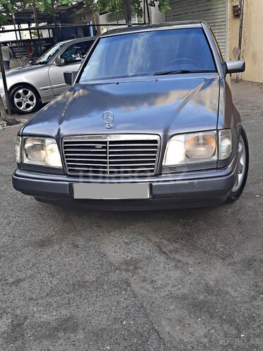 Mercedes E 220 1995, 350,000 km - 2.2 l - Bakı