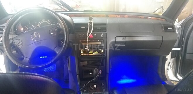 Mercedes C 240 2000, 106,700 km - 2.4 l - Gəncə