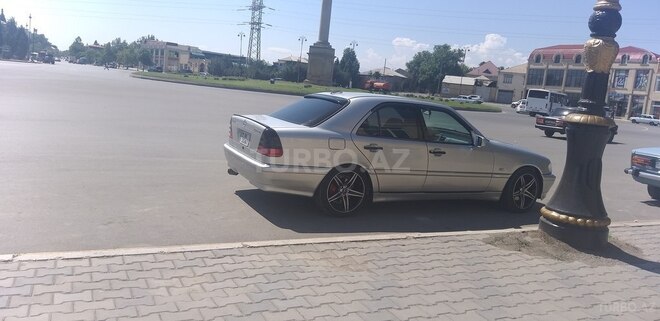 Mercedes C 240 2000, 106,700 km - 2.4 l - Gəncə