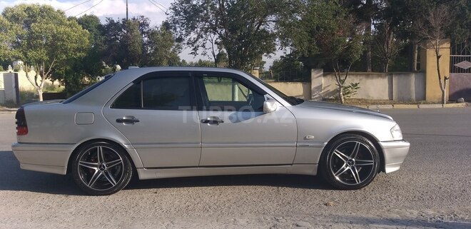 Mercedes C 240 2000, 106,700 km - 2.4 l - Gəncə