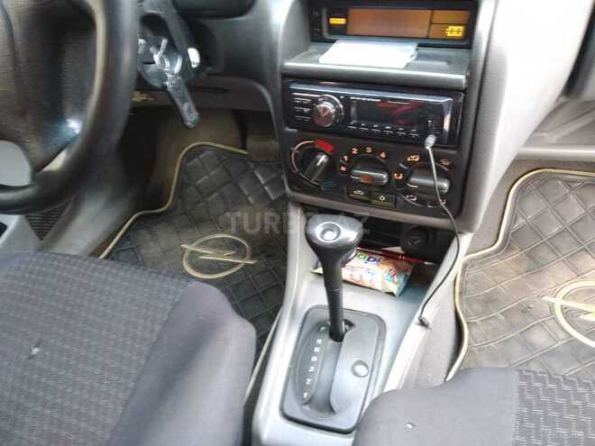 Opel Astra 1994, 130,000 km - 2.0 l - Şamaxı