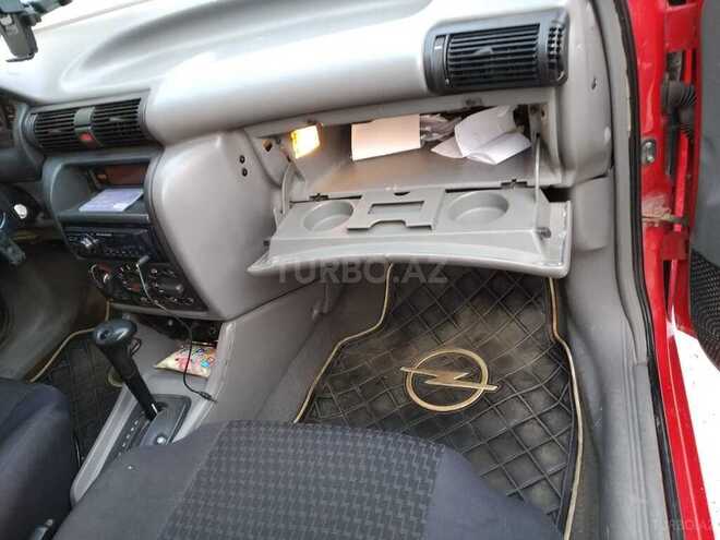 Opel Astra 1994, 130,000 km - 2.0 l - Şamaxı
