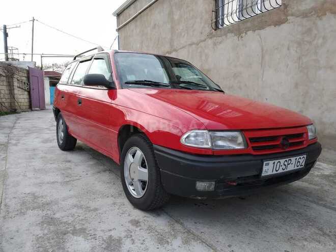 Opel Astra 1994, 130,000 km - 2.0 l - Şamaxı