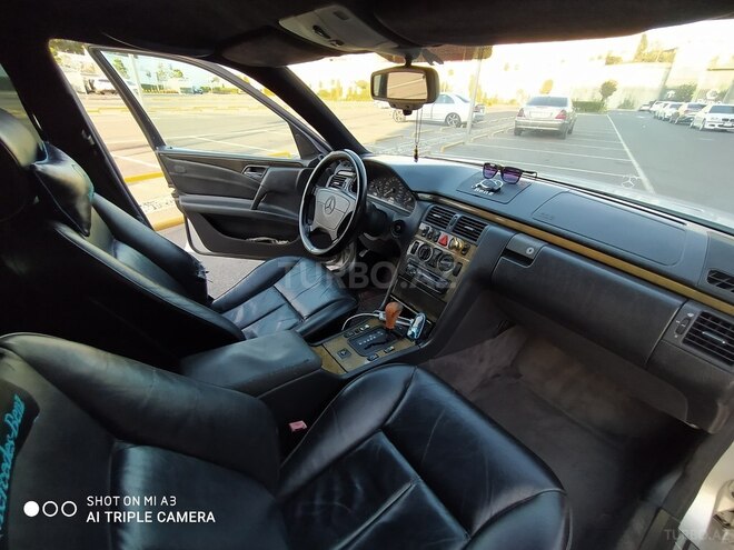 Mercedes E 230 1996, 251,028 km - 2.3 l - Bakı