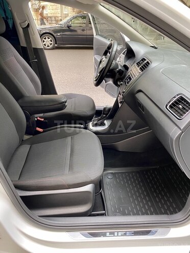 Volkswagen Polo 2017, 73,000 km - 1.6 л - Bakı