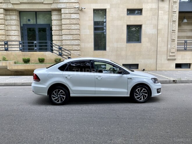 Volkswagen Polo 2017, 73,000 km - 1.6 л - Bakı