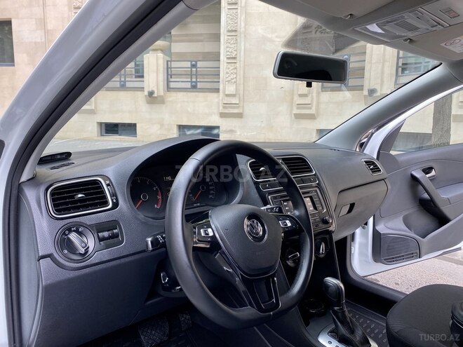 Volkswagen Polo 2017, 73,000 km - 1.6 л - Bakı