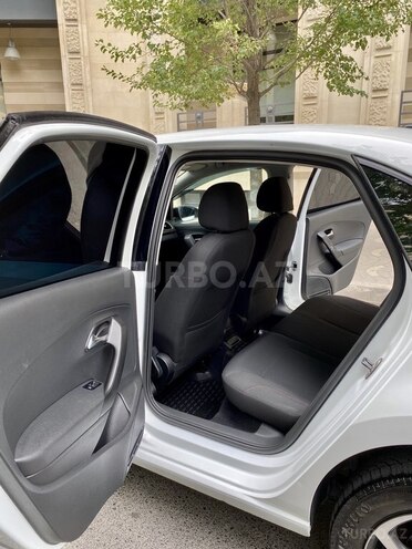 Volkswagen Polo 2017, 73,000 km - 1.6 л - Bakı