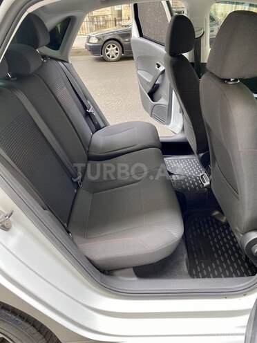 Volkswagen Polo 2017, 73,000 km - 1.6 л - Bakı