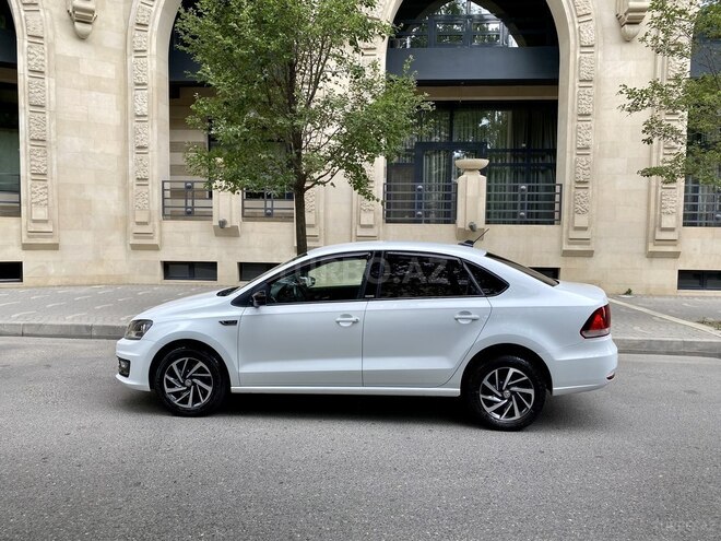Volkswagen Polo 2017, 73,000 km - 1.6 л - Bakı