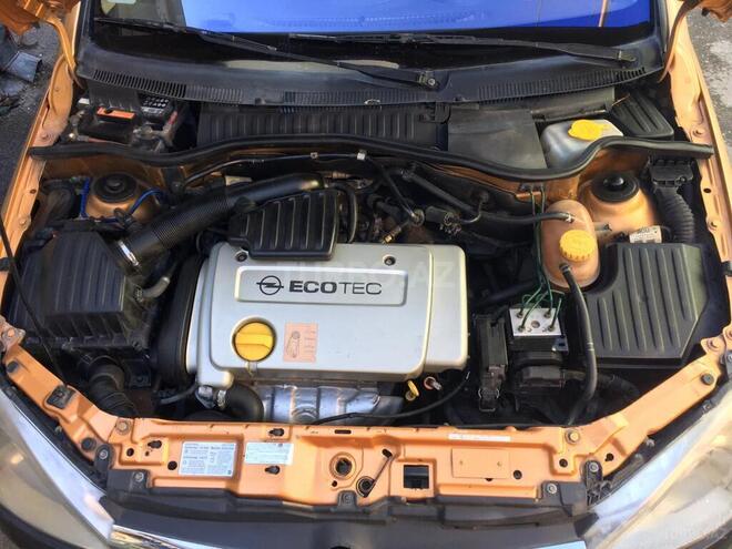 Opel Corsa 2003, 285,000 km - 1.4 л - Bakı