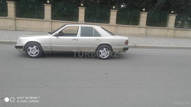 Mercedes E 230 1987, 350,000 km - 0.2 l - Gəncə