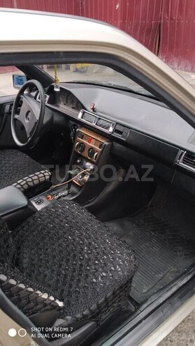 Mercedes E 230 1987, 350,000 km - 0.2 l - Gəncə