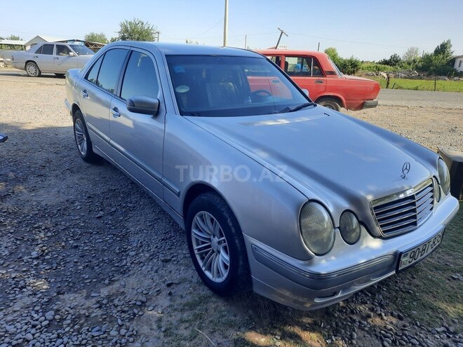 Mercedes E 240 2000, 235,800 km - 2.6 l - Sabirabad