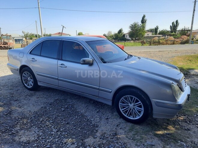 Mercedes E 240 2000, 235,800 km - 2.6 l - Sabirabad