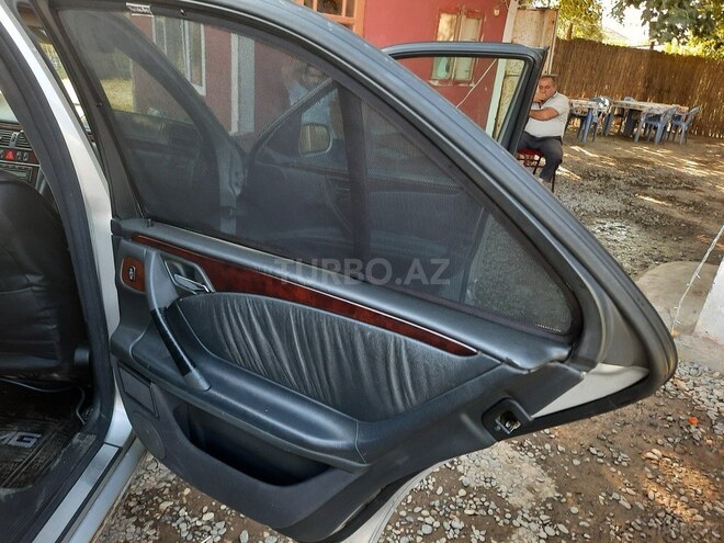 Mercedes E 240 2000, 235,800 km - 2.6 l - Sabirabad