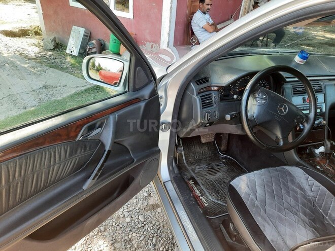 Mercedes E 240 2000, 235,800 km - 2.6 l - Sabirabad
